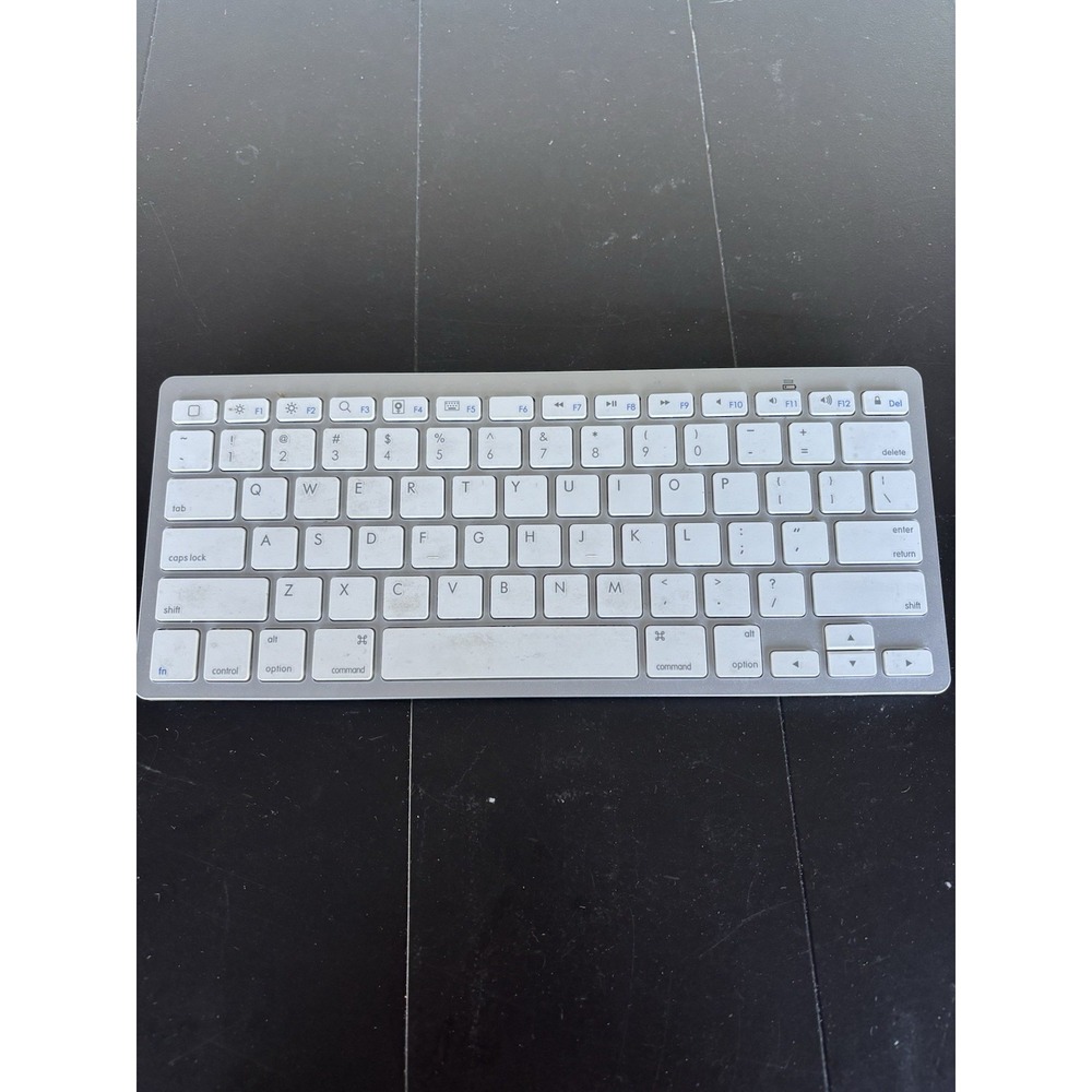 Omoton Wireless Keyboard Ultra-Slim Bluetooth Silver White‎ QWERTY Office Home